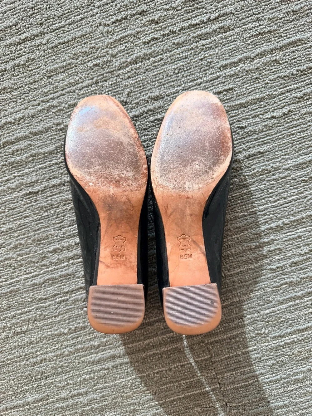Tory Burch Black Patent Leather Block Heel Pumps with Gold Logo Size 6.5